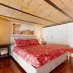 Colosseum romantic loft